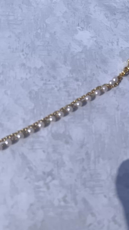 Everly Pearl Necklace